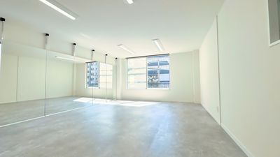 NEW🎊【牛込神楽坂駅から徒歩1分】大型鏡付き広々45㎡シャワー室付きスタジオ！ヨガ・コスプレ・撮影におすすめ！ - 365スタジオ神楽坂店