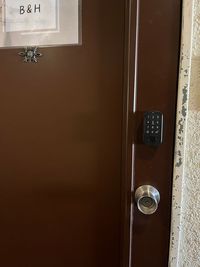 ご予約確定後、オートロックとお部屋番号をお伝えします。 - rental saron B&H rental saron  B&Hの入口の写真