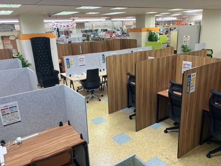 1人用席（通話・会話OK） - コインスペースパティオ本八幡店