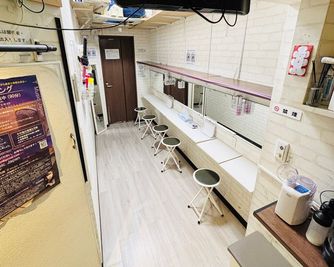 ステージ裏楽屋あり - スペースキューブ 神田スペースキューブの室内の写真