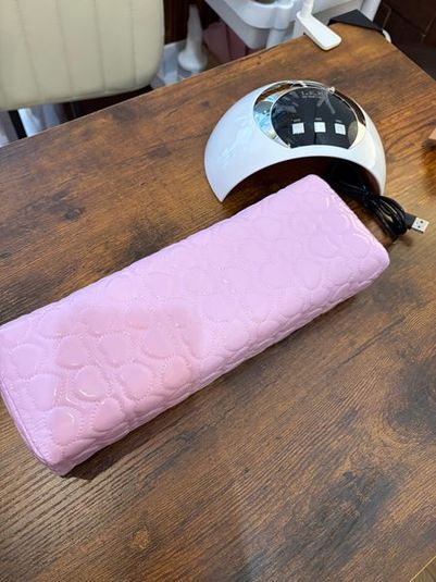 生田ぷにぷに　ネイル、カウンセリングブース　(テーブル) - 体調律フットケア部門ぷにぷに