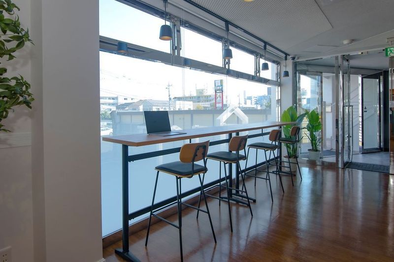 4名用会議室（個室） - シェアオフィスMIRAI