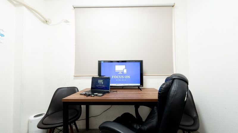 【フォーカスオン心斎橋店③号室】最大4人ワークブース・会議室 - 【フォーカスオン心斎橋店】出口10秒・完全個室・防音仕様
