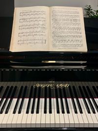外苑ピアノサロンの室内の写真