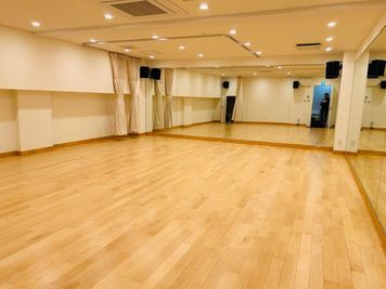 黄金町駅徒歩3分、地下スタジオ、約50㎡、ダンス、ジャンプ、合唱可能 - スタジオneginegi