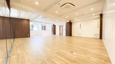 広々とした室内。 - コミュニテイーフロアの室内の写真