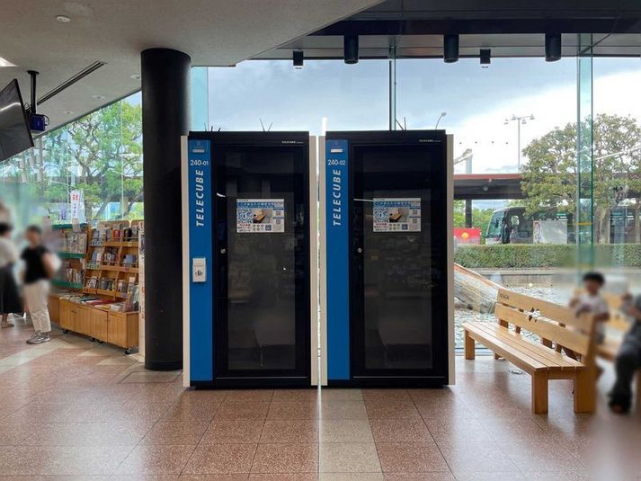 240-02 - テレキューブ 高知龍馬空港 1F 到着ロビー (一般エリア)