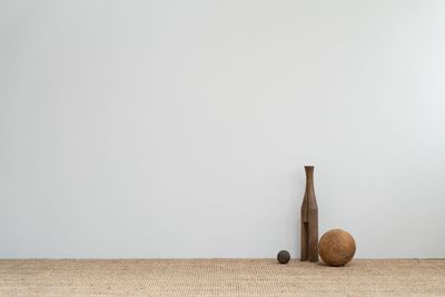 ブラウンのラグ - アンスピラシオン (Anspiration)  光に包まれた北欧の家の設備の写真