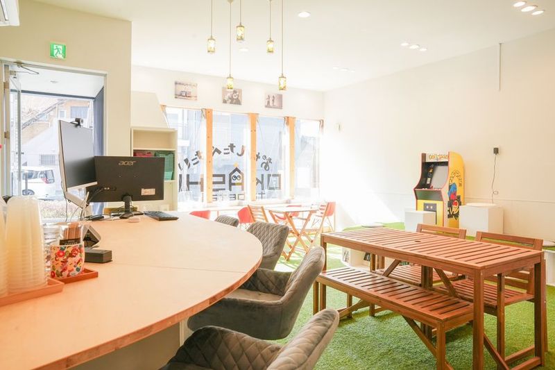 自販機・駄菓子食べ放題付のレンタルスペース - アバター菓フェ　OKASHI tabetai