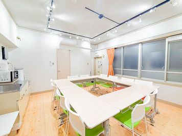 フィルスペ会議室 《新大阪フォーカス》の室内の写真