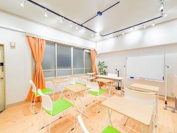 フィルスペ会議室 《新大阪フォーカス》の室内の写真