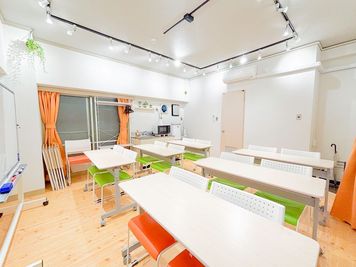 フィルスペ会議室 《新大阪フォーカス》の室内の写真