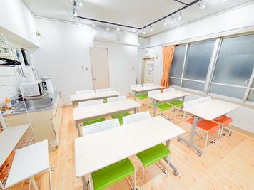 フィルスペ会議室 《新大阪フォーカス》の室内の写真