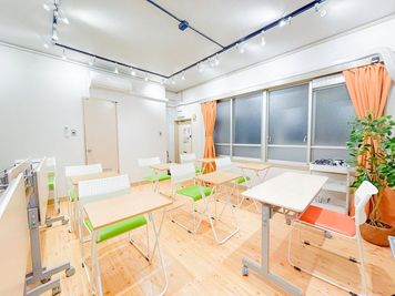 フィルスペ会議室 《新大阪フォーカス》の室内の写真