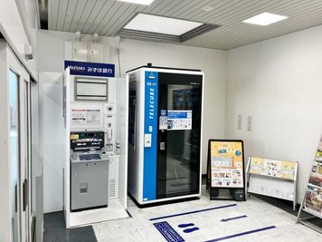 【テレキューブ】JR西日本　尼崎駅改札外。視線と音を遮る、プライベートな集中環境。(96-01) - テレキューブ JR西日本　尼崎駅改札外