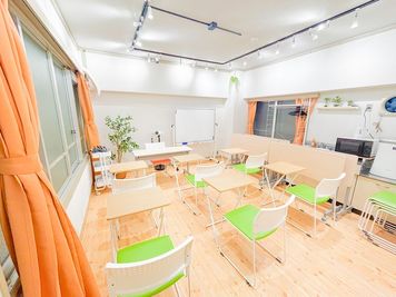 フィルスペ会議室 《新大阪フォーカス》の室内の写真