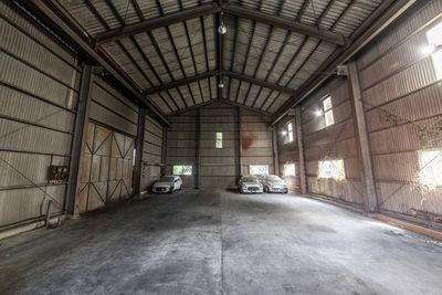 車両は移動できます。 - WEST倉庫スタジオ West倉庫studio 商用利用の室内の写真