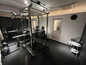 高級感あるトレーニング(半個室仕様) - Personal Training Gym GLANT レンタルルームの室内の写真