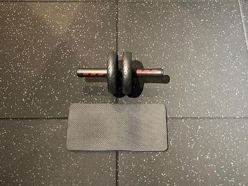 アブローラー - Personal Training Gym GLANT レンタルルームの設備の写真