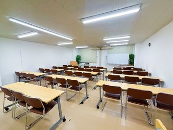 フィルスペ会議室 《新大阪プライム》 フィルスペ会議室《新大阪プライム》の室内の写真
