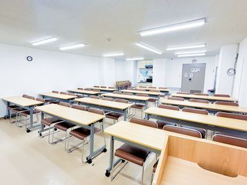 フィルスペ会議室 《新大阪プライム》 フィルスペ会議室《新大阪プライム》の室内の写真