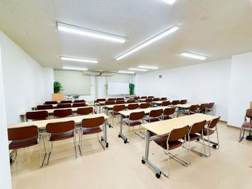 フィルスペ会議室 《新大阪プライム》 フィルスペ会議室《新大阪プライム》の室内の写真