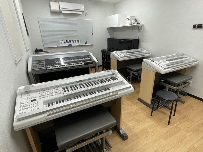 楽器練習スペースM2 - （株）小阪楽器店
