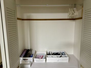 クローゼットや備品もご自由にお使いいただけます👕 - ボードゲームスペースChiratto_心斎橋 100種類以上のボードゲームを楽しめるオトナの秘密基地🎮✨のその他の写真