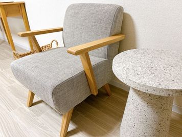 ソファ、テーブル - レンタルサロンLeap レンタルサロンLeap 《伏見》の室内の写真