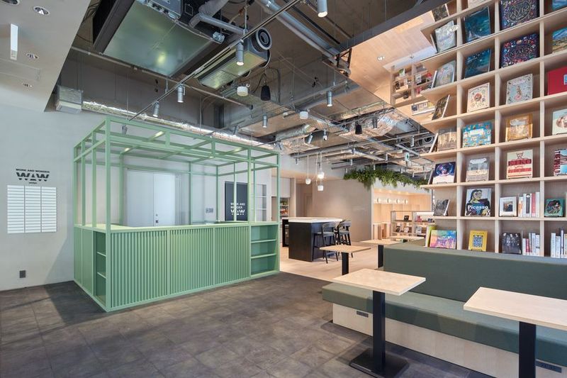 最大6名利用可能　モニター、ホワイトボード付会議室B - 大宮サクラスクエアモール2階WAW大宮