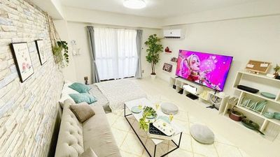 65インチテレビ＋DVD/Blu-ray完備。映画鑑賞やゲームにも最適 - 【Blume天満】 中崎町駅徒歩4分｜24h｜パーティー [70]の室内の写真