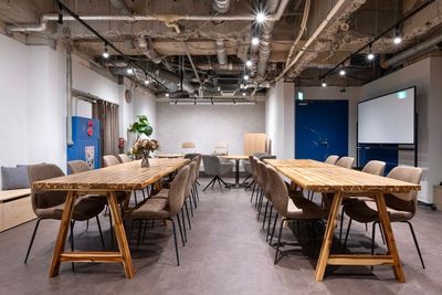 ダイニングテーブルは16名着席可！ - Aivicスペース元町中華街の室内の写真