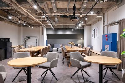 最大40名利用可能❕大人数でもくつろげる広々スペース✨ - Aivicスペース元町中華街の室内の写真