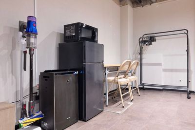 予備イス・折り畳み机・ハンガーラックも完備！ - Aivicスペース元町中華街の設備の写真