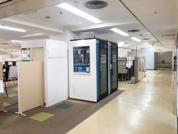 【テレキューブ】近鉄百貨店 上本町店10F　視線と音を遮る、プライベートな集中環境。(244-02) - テレキューブ 近鉄百貨店 上本町店10F