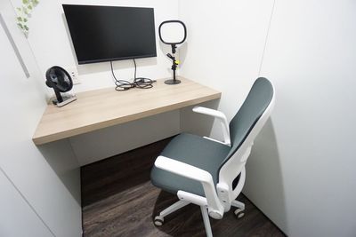 ＜ワークブース烏丸駅前No.1＞烏丸駅徒歩4分✨完全個室🚪Wi-Fi📶モニター🖥️電源🔌テレワーク/面接/自習/作業 - 【ワークブース烏丸駅前】