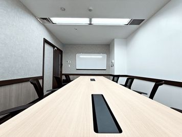 東京会議室 BL会議室 池袋西口店 RoomC（当日予約OK）の室内の写真