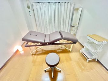 ＜オレンジスペース 仙台駅前＞ サロンも可能なレンタルスペースの設備の写真