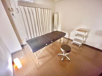 ＜オレンジスペース 仙台駅前＞ サロンも可能なレンタルスペースの設備の写真