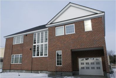 丘の詩「美瑛テラス」 美瑛中心地・景観条例地区駅前通り沿いにある大型レンガ造り邸宅１Fの室内の写真