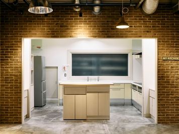 キッチン - Kyoto Guesthouse HIVE HIVEマルチラウンジ🔥 🎥　Kyoto の設備の写真