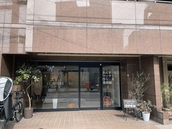 ・こちらの建物になります。 - minoriba_四天王寺前夕陽ケ丘駅東店 レンタルサロンの室内の写真
