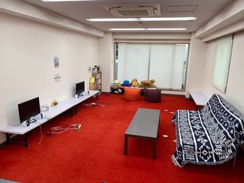Buzz e-Sportsスタジオ 多目的スペースの室内の写真