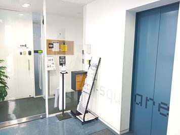 エレベータで5階に上がってすぐにございます - Kashiwa grand Annex  Kashiwa grand Annex 貸会議室１・２の外観の写真