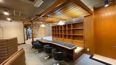 1Fワークスペース（店内から） - CoWorks24佐世保店 4階セミナールーム(16名)常設のプロジェクターが無料で使えますのその他の写真