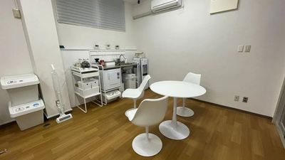 【要予約】3F多目的スペース - CoWorks24佐世保店 4階セミナールーム(16名)常設のプロジェクターが無料で使えますのその他の写真