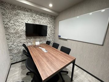 【¥715/30分！浜松町駅徒歩1分】モニター・フリードリンク付き6名会議室（Room B）※予約時間前は入室不可 - いいオフィス浜松町大門 by リンクフロンティア