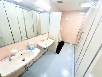 男子トイレ - スタンダード会議室　仙台あおば通り333店 office-Jの設備の写真