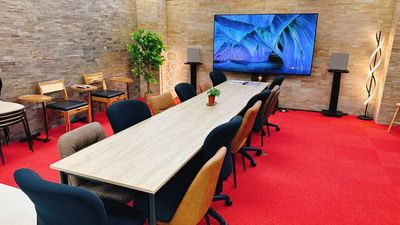 テーブルを移動すれば小規模スタジオとしてご利用いただけます。 - レンタルスペース　STUDIO KOTOBUKI ⛄️インボイス対応・マルチスペースSTUDIO KOTOBUKIの室内の写真