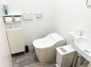 お手洗い（男女別）
 - FEEEP銀座店 FEEEP銀座プレミアムイベントスペースの設備の写真